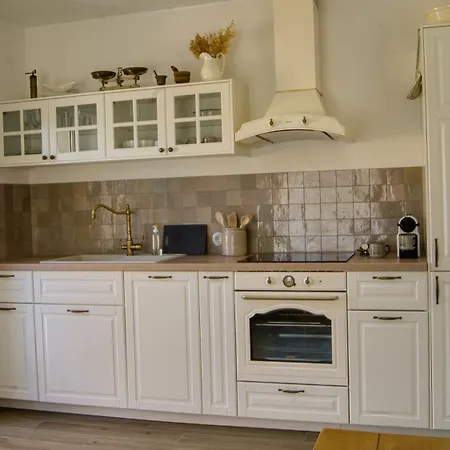 Hébergement de vacances Seafronthouse Niksa, 2 Km From Vis *