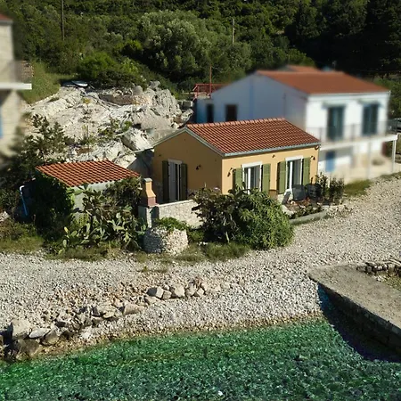 Seafronthouse Niksa, 2 Km From Vis
