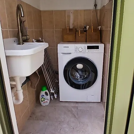 Seafronthouse Niksa, 2 Km From Vis Rogacic