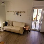 Seafronthouse Niksa, 2 Km From Vis * Rogacic