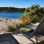 Vikendica Seafronthouse Niksa, 2 Km From Vis