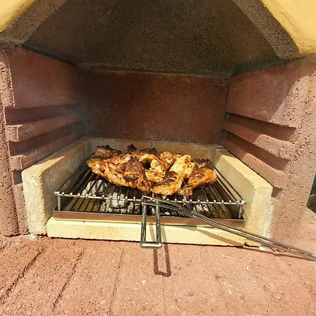 Nyaraló Seafronthouse Niksa, 2 Km From Vis