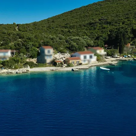 Seafronthouse Niksa, 2 Km From Vis