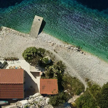 Seafronthouse Niksa, 2 Km From Vis *
