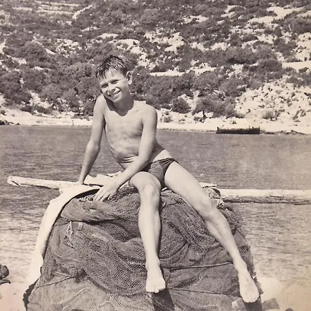 Seafronthouse Niksa, 2 Km From Vis Nyaraló Rogačić