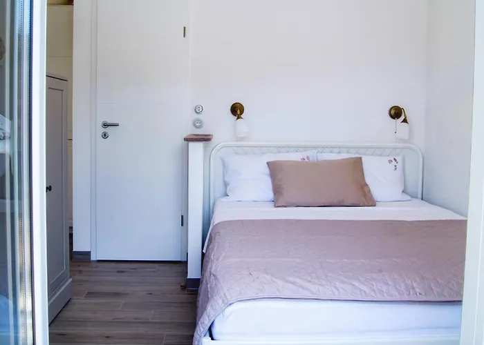 Seafronthouse Niksa, 2 Km From Vis *