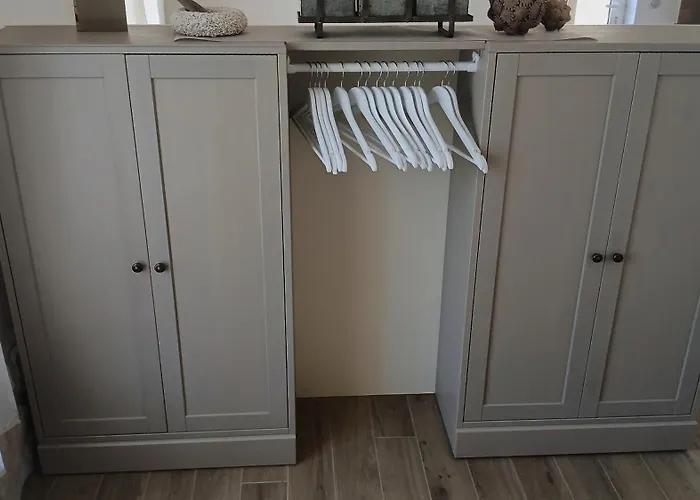 Seafronthouse Niksa, 2 Km From Vis Tatil Evi