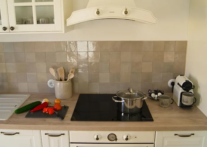 Seafronthouse Niksa, 2 Km From Vis