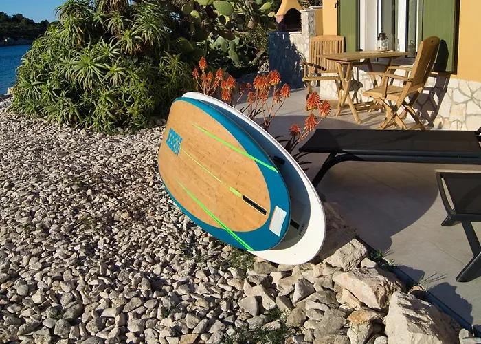 Seafronthouse Niksa, 2 Km From Vis *