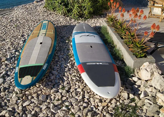 Seafronthouse Niksa, 2 Km From Vis