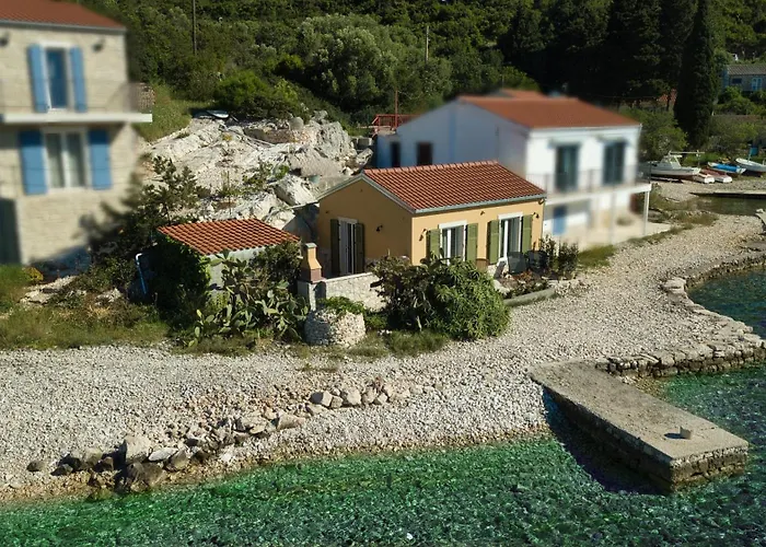 Seafronthouse Niksa, 2 Km From Vis