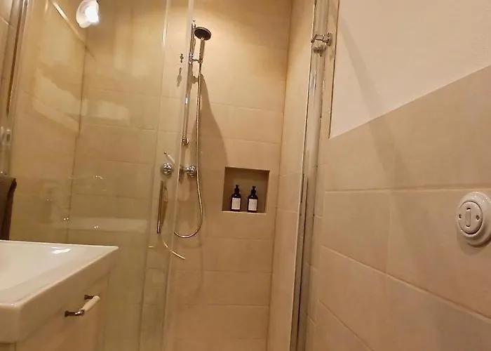 Seafronthouse Niksa, 2 Km From Vis * Rogacic