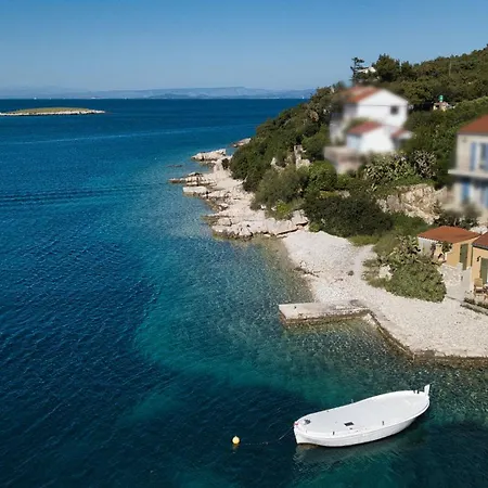 Seafronthouse Niksa, 2 Km From Vis *