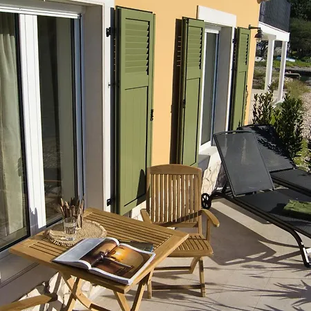 بيت للعطل Seafronthouse Niksa, 2 Km From Vis