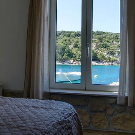 بيت للعطل Seafronthouse Niksa, 2 Km From Vis *