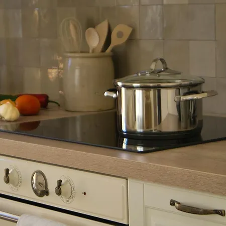 بيت للعطل Seafronthouse Niksa, 2 Km From Vis Rogacic