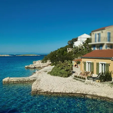 בית נופש Seafronthouse Niksa, 2 Km From Vis *