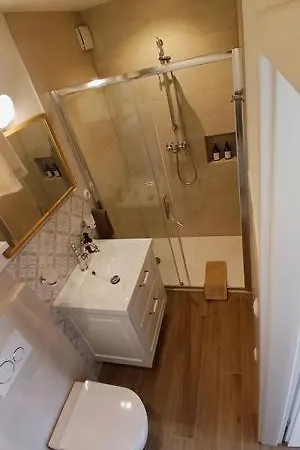 Seafronthouse Niksa, 2 Km From Vis