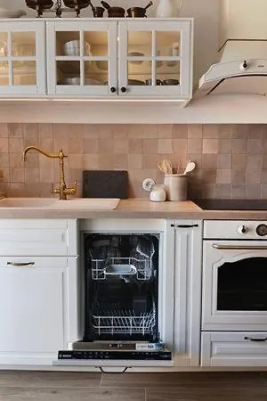 Seafronthouse Niksa, 2 Km From Vis بيت للعطل *