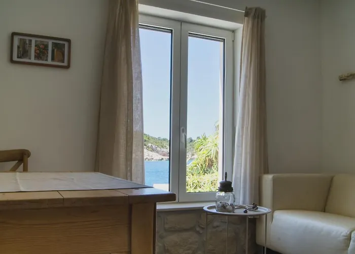 בית נופש Seafronthouse Niksa, 2 Km From Vis