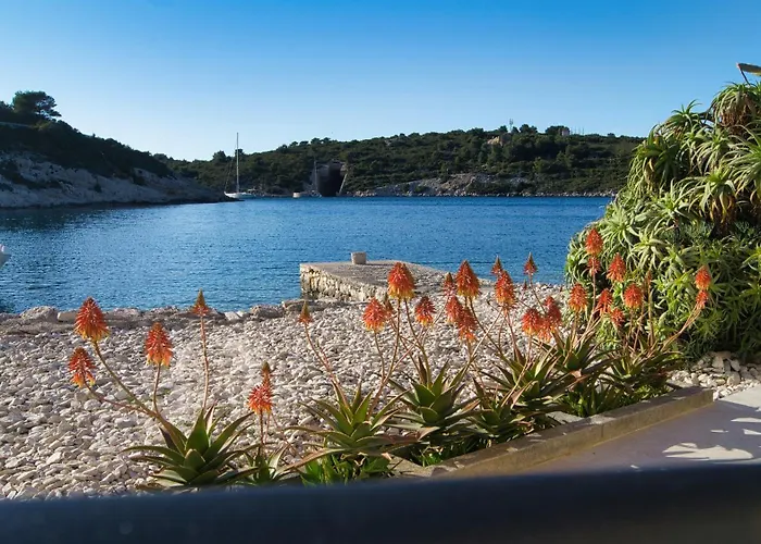 בית נופש Seafronthouse Niksa, 2 Km From Vis