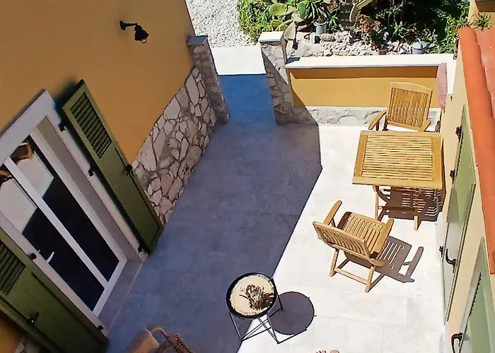 בית נופש Seafronthouse Niksa, 2 Km From Vis *